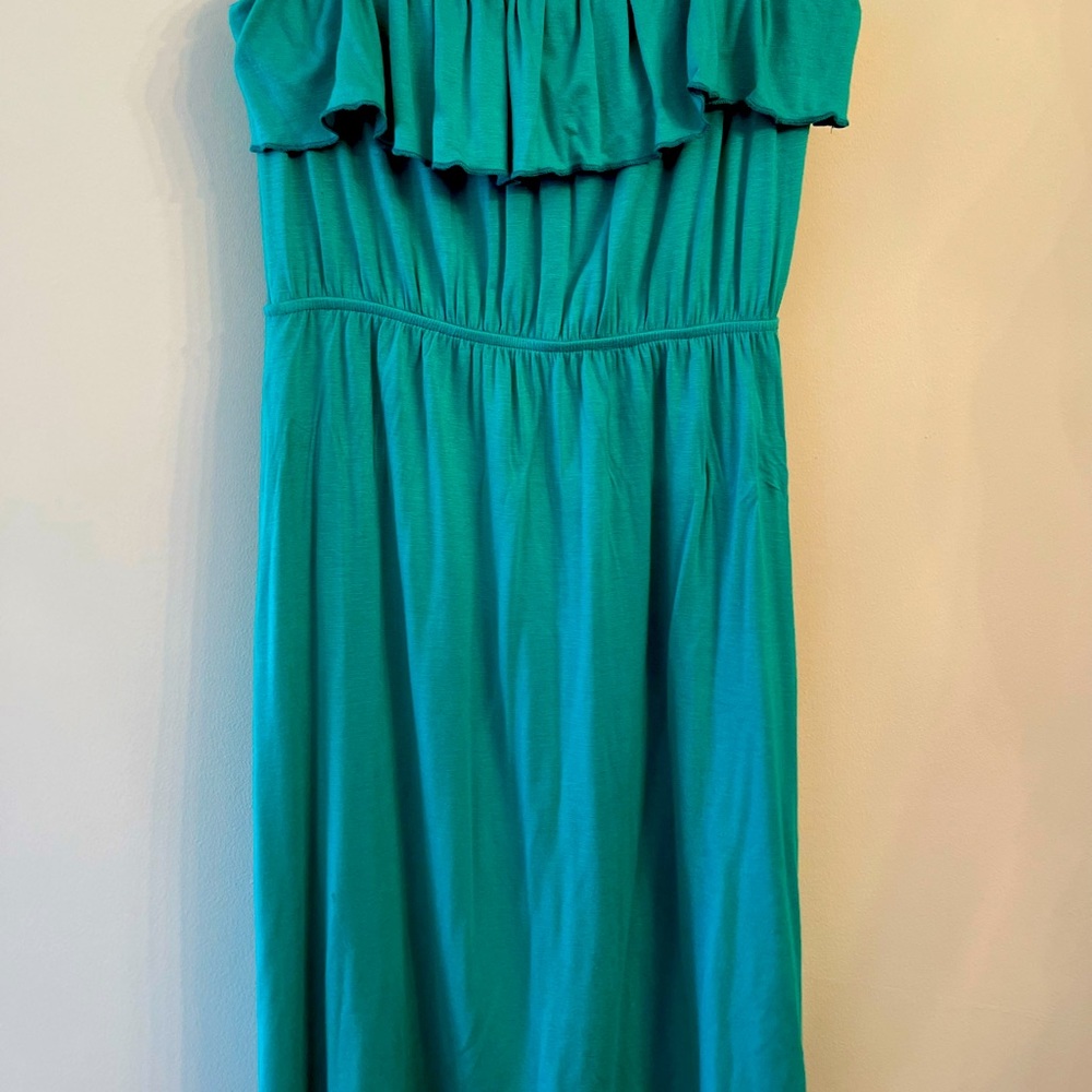 Strapless dress by aqua.
